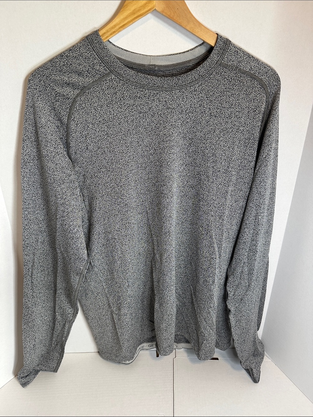 Men's Lululemon Long Sleeve Heathered Crew Shirt - Gray